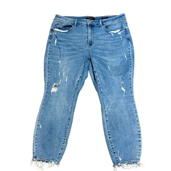 Judy Blue Distressed Relaxed Fit Los Angeles Jeans - Picture 1 of 6